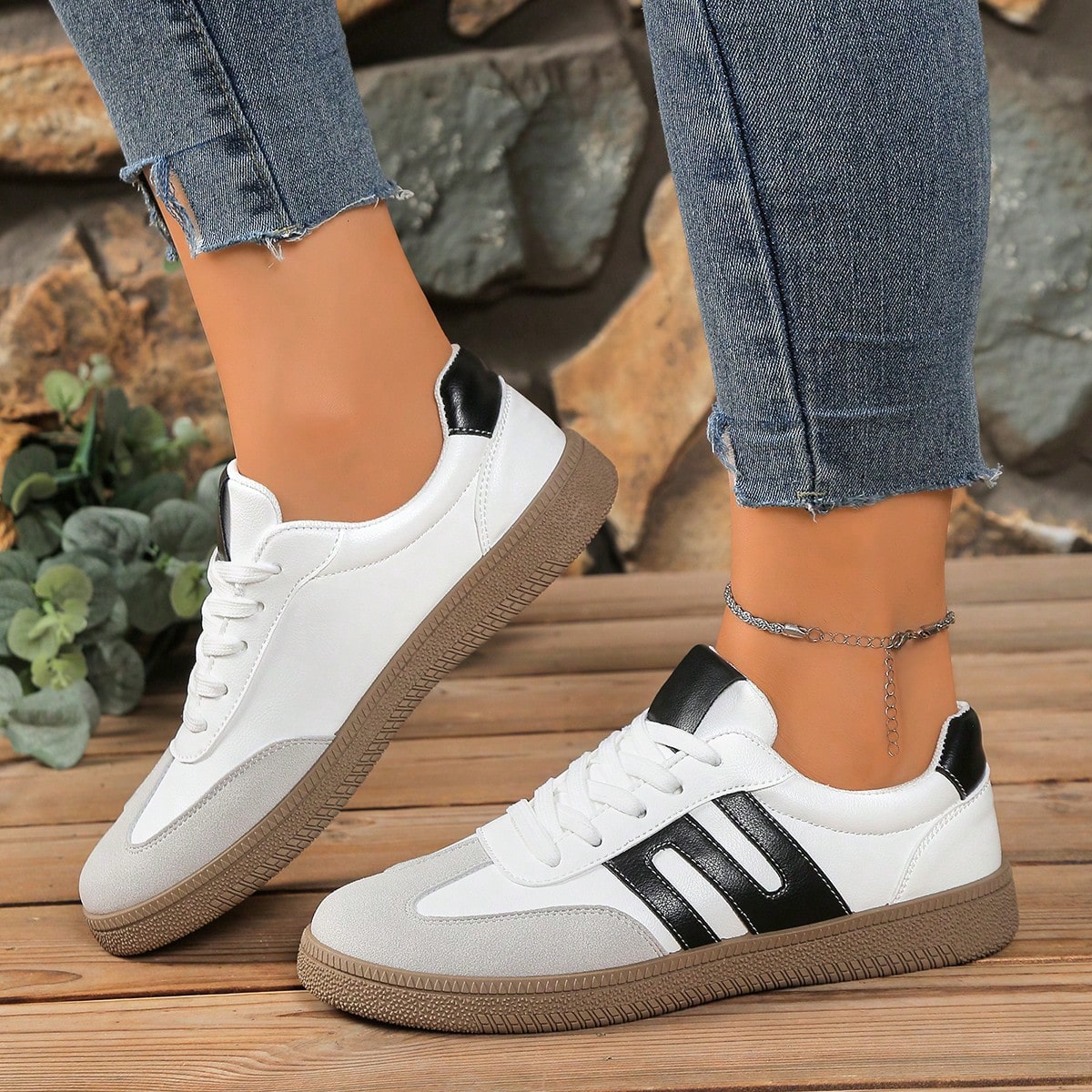 Zapatillas retro versátiles, zapatos planos casuales a rayas en blanco y negro - Puntera redonda, suela de plástico, calzado con estilo retro, adecu