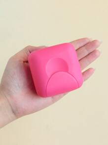 1 szt. Prosty i kreatywny przenośny pojemnik na mydło podróżne z pokrywką, odpowiedni do przechowywania drobnych przedmiotów podczas podróży służbowych. Torba podróżna, dekoracja pokoju, torby, kosmetyczka, toaletka, podróż, kosmetyczka, niezbędne rzeczy podróżne, organizer, przechowywanie, niezbędne rzeczy podróżne, organizer do makijażu, kosmetyczki, organizer do makijażu, organizer, kosmetyczka, organizer na biurko, kosmetyczka, kosmetyczka, organizer do makijażu, akcesoria toaletowe, kosmetyczka, kosmetyczki, pudełko na biżuterię, saszetka, uchwyt na pędzle do makijażu, uchwyt na pędzle, organizer na perfumy, torebka saszetka