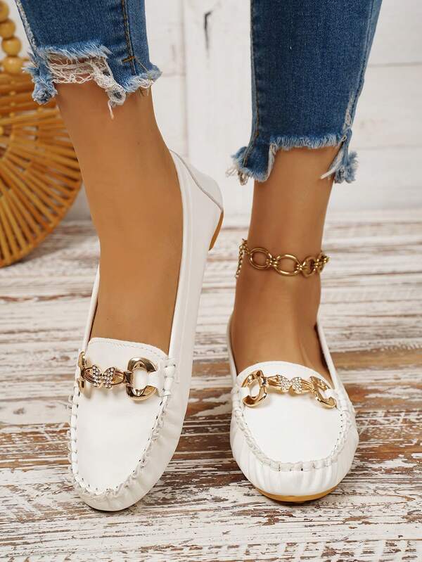 أحذية كاجوال مسطحة للنساء ذوات الحجم الكبير بتصميم أوروبي وأمريكي جديد للربيع/الخريف، بفتحة منخفضة وسلسلة من الراين ستون