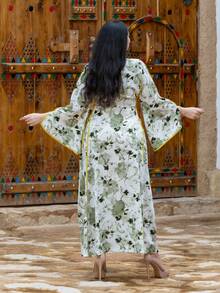Elegant Women's Long Sleeve V-Neck Arabic Dress, Made Of Woven Fabric With Tie Waist And Slit Details - Green - View 4