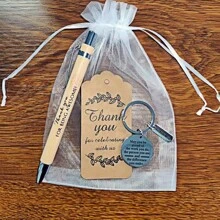 24件/6套，感恩节钥匙扣套装，包含6支励志竹笔、6个钥匙扣、6张感谢卡、6个欧根纱袋，万圣节配饰，教师节，圣诞节礼物创意，带证件夹的挂绳，汽车配饰，包包挂饰，送给朋友或姐妹的礼物