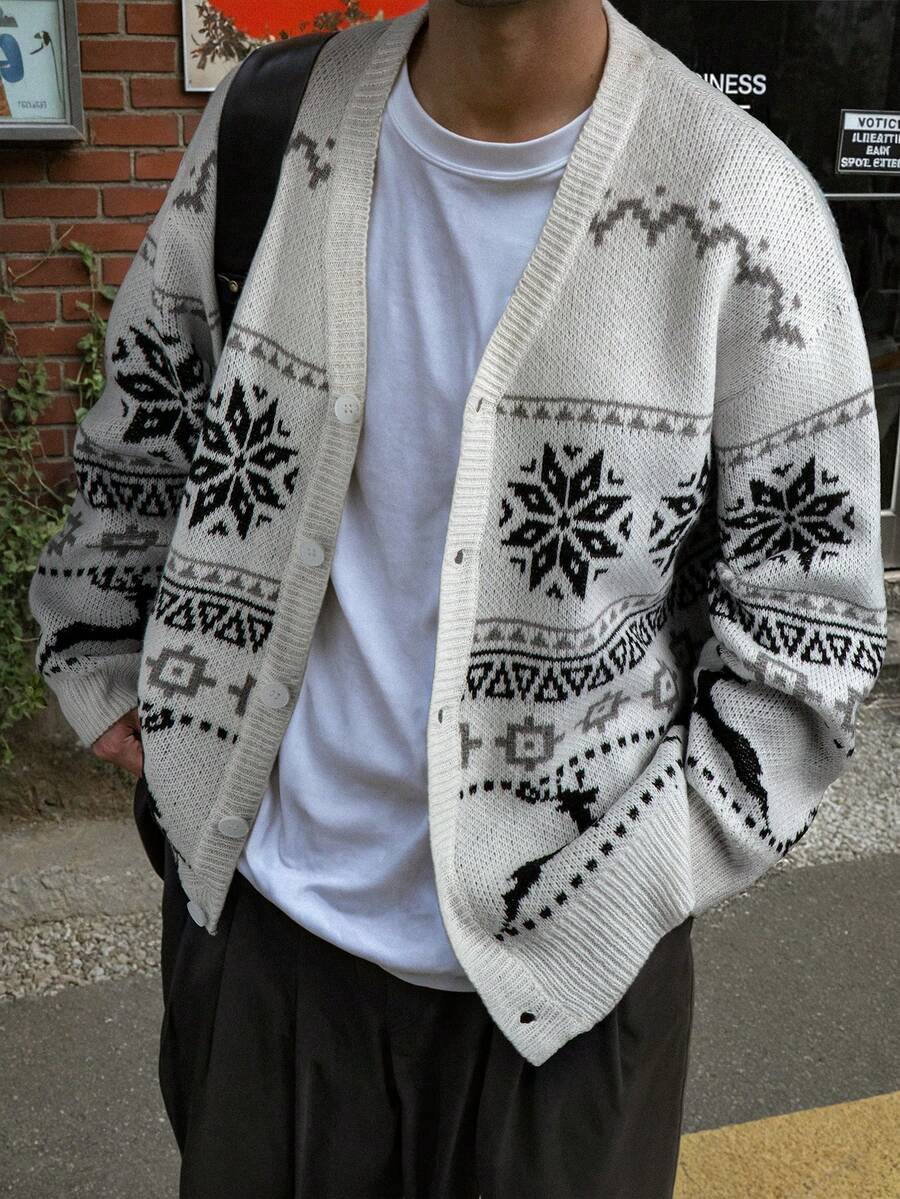 男士V领长袖开衫，雪花鹿印花，休闲百搭，宽松版型，适合春、秋、冬季穿着。 - 灰色 - 查看 1