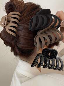 4/3/1pc Solid Color Retro Classic Large Hair Clips, Fashion Solid Color Large Hair Clips Suitable For Thick Hair, Strong Grip Hair Clips, Hair Clips Women Fashion Hair Accessories Beauty Claw Clips Casual Hair Claw Fall Winter For Vacation Outfits Woman
