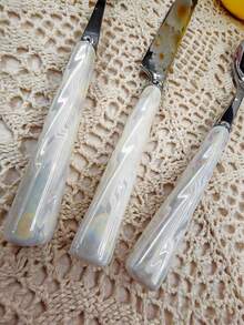 Bộ dao nĩa và nĩa bằng thép không gỉ cán gốm cao cấp 4/24 món, bao gồm dao bít tết, nĩa, thìa tráng miệng, thìa súp, thiết kế trang nhã và độc đáo, phù hợp cho gia đình, nhà hàng, nhà bếp, bữa ăn hàng ngày, tiệc tùng và các buổi họp mặt ngày lễ. - Nhiều màu - Xem 8