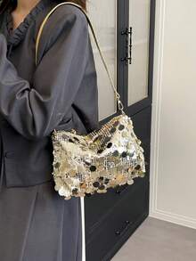 时尚链条肩带斜挎包，适合女性外出、旅行、聚会和宴会