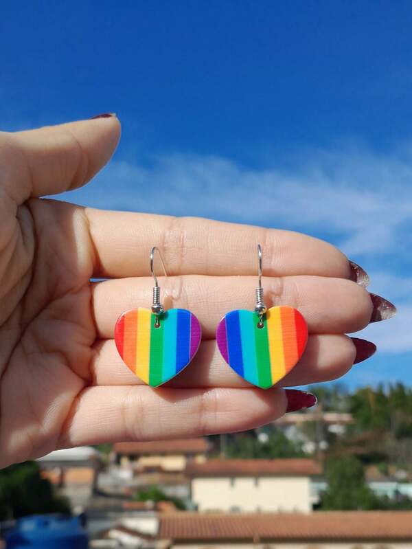 Brinco Coração Pride Love