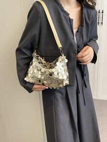 时尚链条肩带斜挎包，适合女性外出、旅行、聚会和宴会