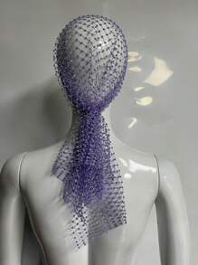 1顶65厘米镶钻女式鸭舌帽，适合夜店佩戴