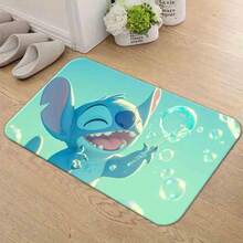 1 pieza Felpudo de entrada con diseño impreso de Disney, Stitch jugando con burbujas - Camiseta con personaje de dibujos animados adorable y divertida, de algodón suave y transpirable, perfecta para verano, playa, uso casual, regalo de cumpleaños o festividad para fans. Fácil de limpiar, absorbente y antideslizante, decorativo para piso, baño o pasillo.