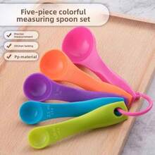 A Five-Piece Household Plastic Measuring Cup And Spoon Set, Including Graduated Baking Measures, Seasoning Spoons, And Coffee Measuring Spoons.