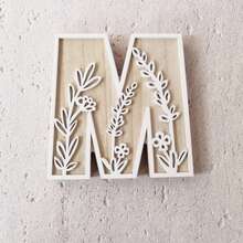 1 pieza Ornamento de letra tallada con flores inglesas de madera que se puede colgar. Decoraciones de Acción de Gracias y Navidad. Decoración única para la habitación, arte de pared, decoración de boda, estilo de campo francés. Decoración de madera con flores talladas - Perfecto para el hogar, la cocina o la decoración de la boda - Versátil, adecuado para exhibición en el escritorio