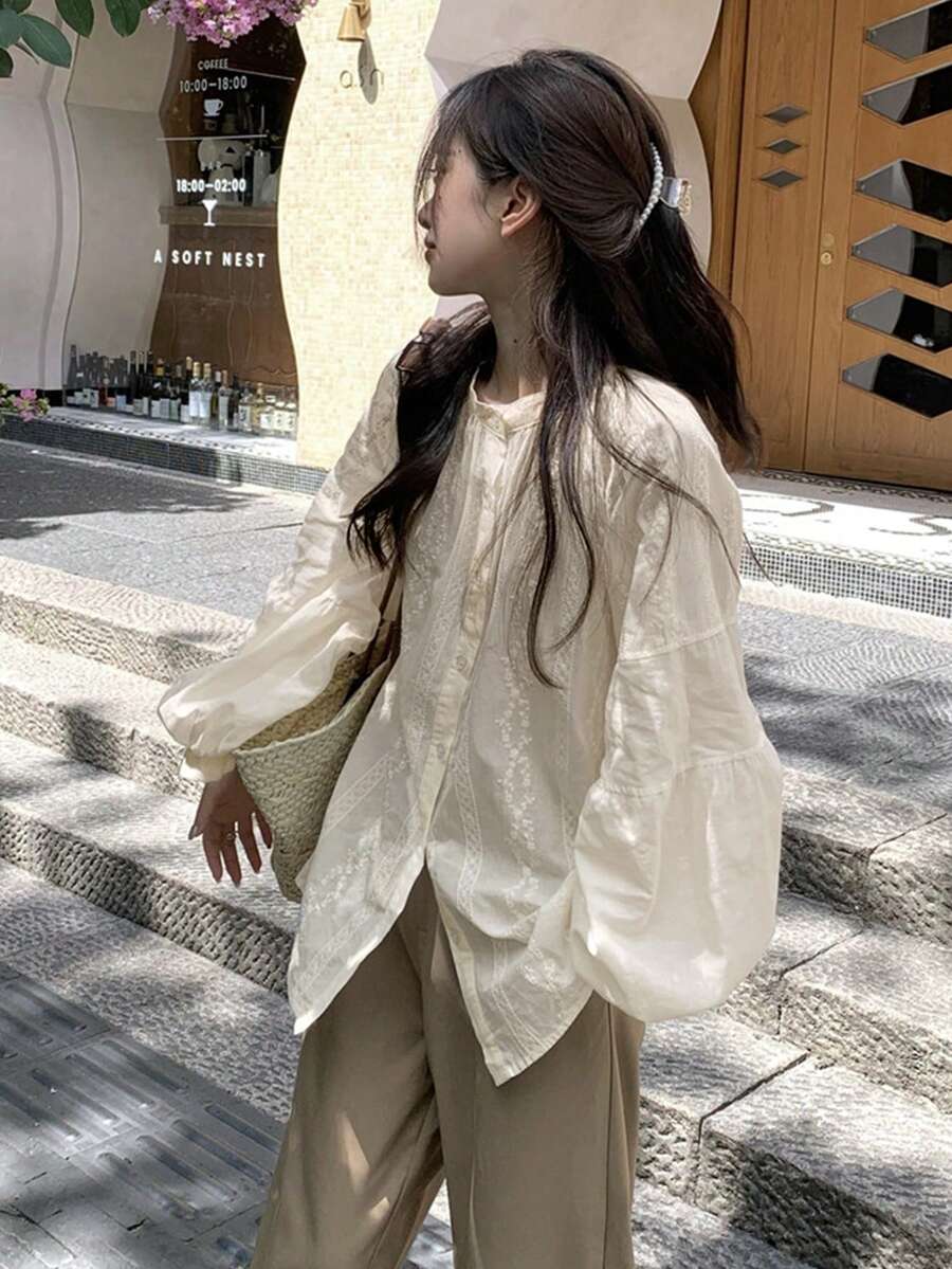 女式立领长袖纽扣前开襟衬衫，采用优雅纹理面料制成（随机条纹图案） - 杏色 - 查看 1