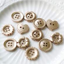 10/20 件金色 4 孔多功能圆形扣，心形花边纽扣，针织开衫衬衫缝纫纽扣 DIY 珠宝配件 - 彩色 - 查看 16