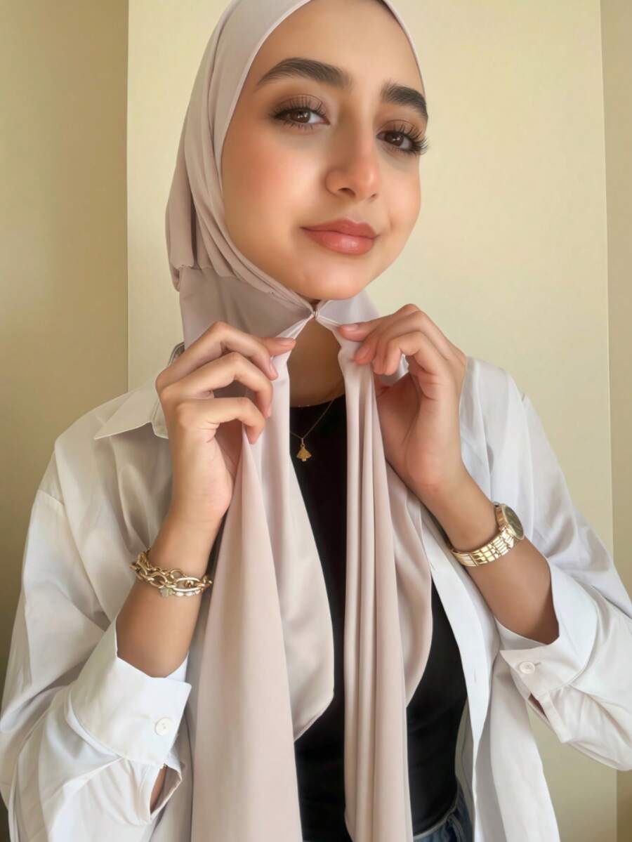 女士单件装，带纽扣固定，时尚休闲优雅，可瞬间佩戴，兼具围巾、运动帽、头巾和头巾帽的功能，适合全年日常佩戴，也适合节日、派对、祈祷等场合。