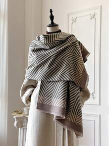 1条优雅几何提花针织围巾，保暖百搭，适合女性，尤其适合空调房、秋冬季搭配连衣裙。