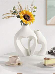 Artistic High Quality Creative Nordic Style Heart-Shaped Hollow Vase, Suitable For Desktop Placement, Bedroom Decor, Room Decor, Or Anniversary And Birthday Gifts