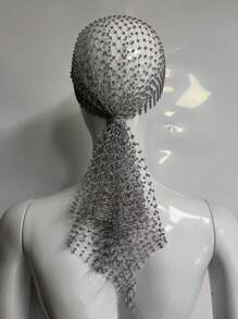 1顶65厘米镶钻女式鸭舌帽，适合夜店佩戴