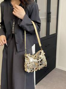 时尚链条肩带斜挎包，适合女性外出、旅行、聚会和宴会