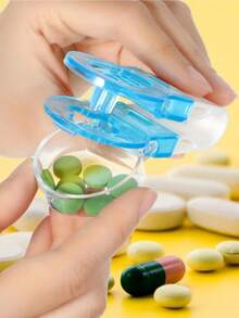 Dispensador de medicamentos de 1/2 peças, dispositivo anticontaminação para uso doméstico, removedor de comprimidos portátil para idosos, abridor de comprimidos, removedor de comprimidos com caixa de comprimidos, abridor de blister, adequado para cuidados com as unhas e pacientes com artrite (cor aleatória)