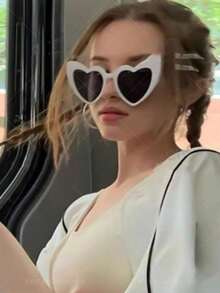 10pcs Cute Heart-Shaped Decorative Fashion Glasses, Suitable For Men And Women, Applicable For Weddings, Parties, Balls, White, Heart-Shaped Glasses, Fashionable Frameless Heart-Shaped Glasses, Fun Heart-Shaped Glasses As Party Favors, Merry Christmas And Happy Halloween (Slight Scratches During Transportation, But Does Not Affect Use)