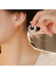 A Pair Of Exaggerated Line Peach Heart Earrings, Fashionable And Simple Earrings, Suitable For Daily Wear Jewelry, Women's Jewelry Gifts - 金色 - 查看 2