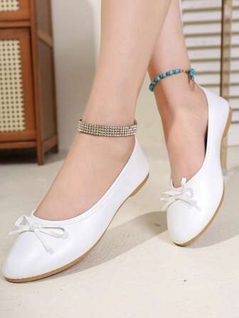 OFFWIND Eleganta vita ballerinaskor för kvinnor, ny vår-/sommarmodell, mångsidiga låga, bekväma, mjuka och lätta skor med rosettdekor, enkla att ta på, lämpliga för arbete