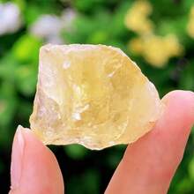 天然黄水晶石 - 大型原始晶体，金黄色至琥珀色色调，适用于珠宝制作、家居装饰、抛光、翻滚、打磨 - 未抛光天然宝石水晶珠，适用于珠宝制作、装饰水晶、半透明宝石、光滑纹理宝石 - 黃色 - 查看 6