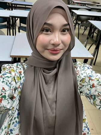 1件装女士纯色珍珠雪纺柔软头巾，休闲阿拉伯保守素色头巾，适合中东日常穿着。