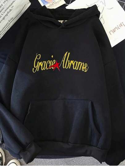 Mujer003 Sudadera de mujer Almacén local en México casual vestidos de mujer casual deporte hogar otoño e invierno sudadera de manga larga  cómoda ajuste suave estampado versátil  Sudadera con capucha negra, elegante diseño con texto dorado "Gracie Abrams" y estrellita roja
