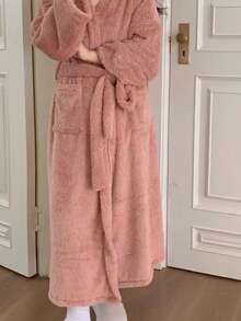 1件新款女士秋冬浴袍，珊瑚绒浴袍，长款睡袍，性感浴袍，柔软吸水加厚睡衣，法兰绒、灯芯绒、雪尼尔、仿羊毛布法兰绒、抓绒、天鹅绒、毛绒面料，休闲、户外、运动、度假、旅行、毕业礼物、生日礼物、日常穿着，浴室装饰 - 彩色 - 查看 6