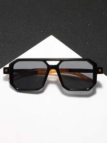 一副男士方形双梁眼镜，欧美时尚街头风，适合音乐节、日常佩戴、海滩、散步等场合，现代简约复古Y2K基础款。 - 彩色 - 查看 7