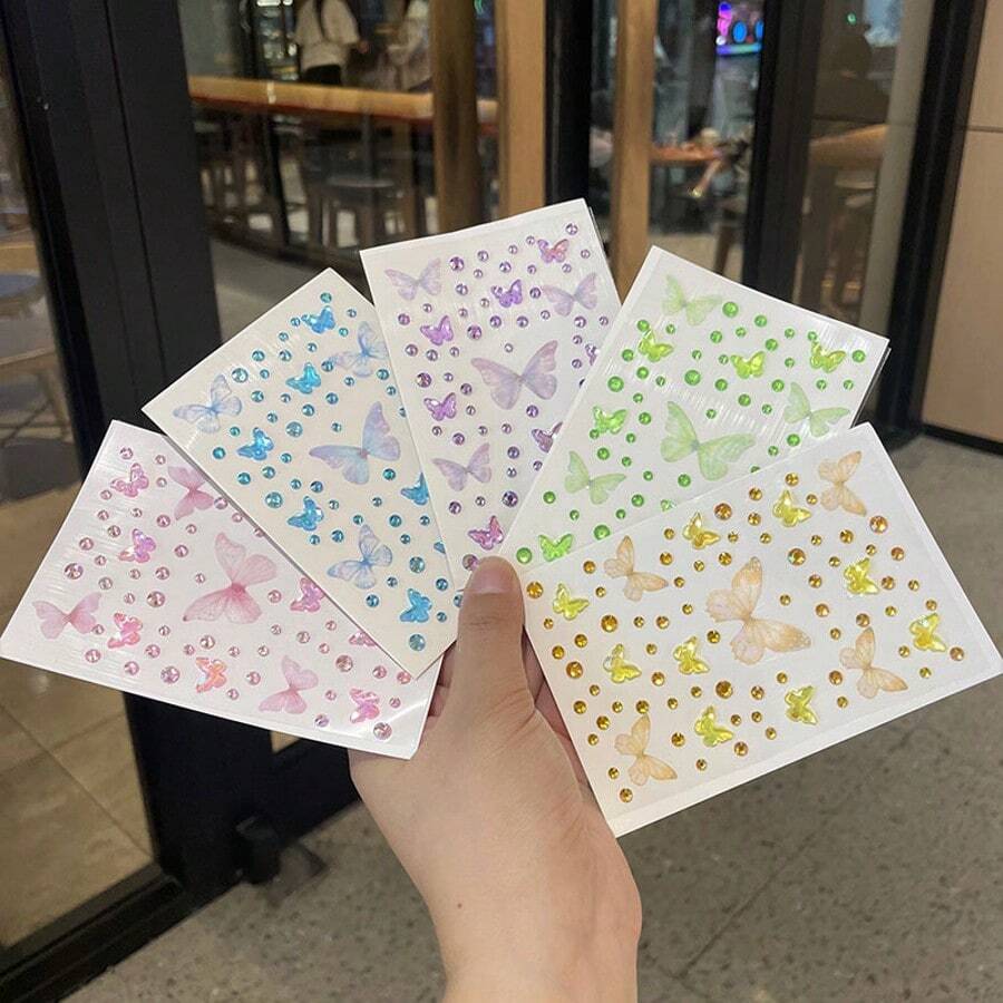 2 błyszczące naklejki z motylami i kryształkami do makijażu oczu i dekoracji twarzy – idealne na festiwalowe stylizacje, imprezowy blichtr, codzienne upiększenia, projekty DIY