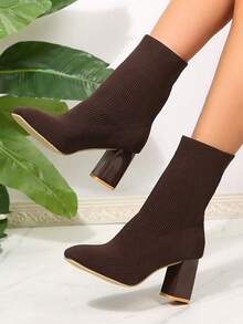 女士针织袜靴，粗跟高跟套脚中筒靴，针织弹力靴设计！时尚靴款，适合秋冬季穿搭和派对场合。 - 巧克力棕 - 查看 5