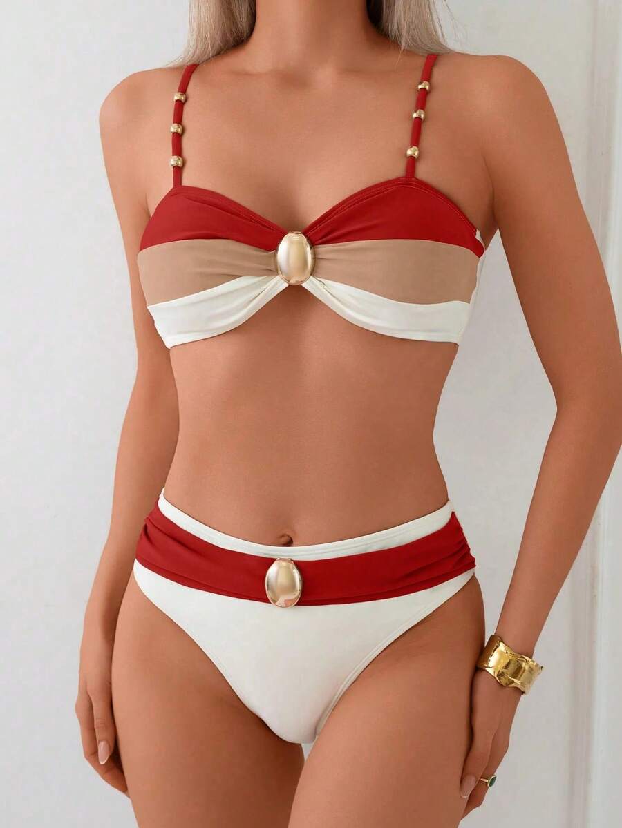 Two-Piece Bikini Swimsuit Set With Crisscross Colorblock Crop Top And Swim Bottoms, Featuring Adjustable Strap Top Decorated With Metallic Beads In Tricolor Cutout And Regular Triangle Bottom - Đỏ - Xem 1