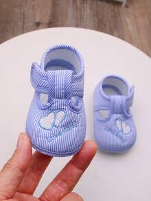 1 par de zapatos para caminar para bebés con diseño de corazón, suelas blandas, zapatos para primeros pasos para niños y niñas de 0 a 12 meses