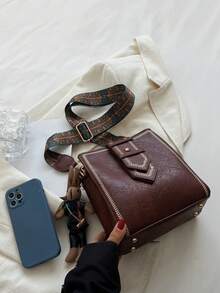 Túi xách đeo vai kiểu dáng retro đa năng màu trơn có chữ cái, dây đeo điều chỉnh được, phong cách thu đông mới, túi xô tối giản thường ngày, phù hợp cho đi làm, mua sắm và hẹn hò. - Cà phê - Xem 9