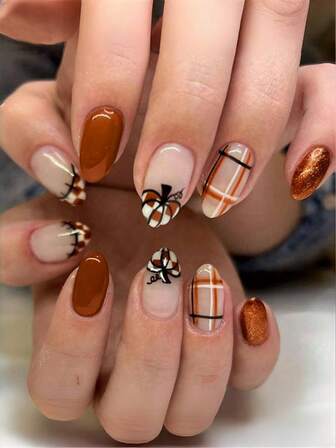 24颗长款杏仁形耳钉，橙棕色格纹南瓜图案，适合秋冬、万圣节和感恩节。饰有闪亮亮片和法式格纹贴花图案。适用于万圣节美甲、感恩节美甲、指甲贴。非常适合女性聚会、派对、角色扮演和特殊场合。提升您的时尚品味。