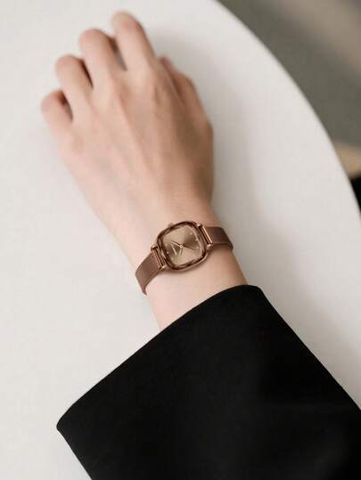 1pc Vintage Elegante Square Watch, Wear view 5