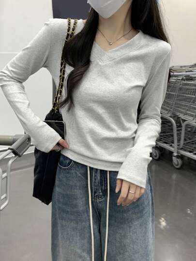 初秋圆领褶皱纯色长袖打底衫（女款）