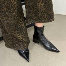 Botas cortas de tacón grueso para mujer Otoño Invierno 2025 Nuevas botas cortas de tacón alto para mujer Zapatos de mujer de nicho de tacón alto