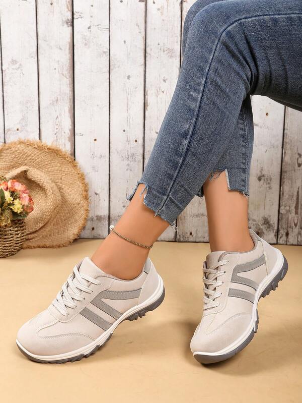 2025 Autumn New Thick Sole Retro Running Shoes, Women Fashion Outdoor Casual Street Sneakers