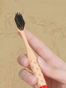 6 فرش أسنان فاخرة، مثالية للهدايا، مجموعة هدايا مكونة من 6 قطع، تجسد الفخامة البسيطة، شعيرات فائقة الليونة، تنظف الأسنان بشكل شامل، تعزز الصحة الفموية، تمنع التسوس، تحمي الأسنان، تبيض الأسنان، تصميم فرشاة أسنان فريد، مقبض ذو لون بلوري مع أنماط فنية، رأس واسع. مناسبة ل-: البالغين، عبوة عائلية، فرش أسنان للأزواج.