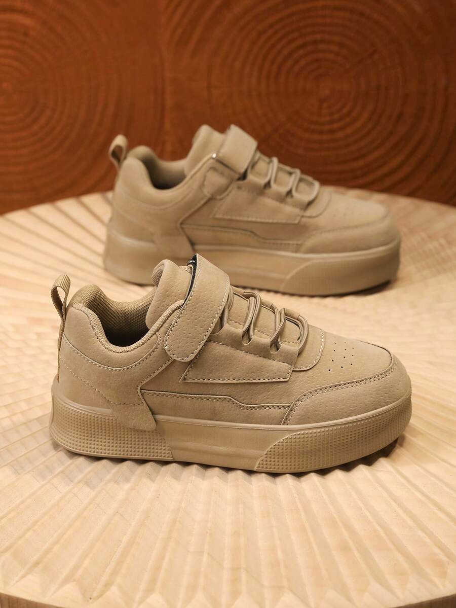 Giày thể thao đế thấp, đế bệt, thiết kế mới cho trẻ em, đế mềm và đàn hồi, khóa dán, trang phục thường ngày trên phố và công viên, giày thể thao trẻ em Unisex siêu nhẹ