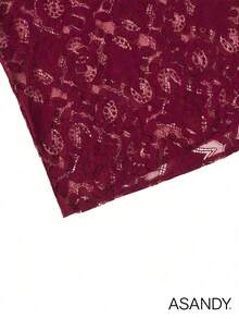 Elegancki damski top ze stójką i koronkowym wykończeniem, z długim rękawem i pustym kołnierzykiem