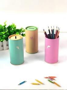 圆形金属小猪存钱罐，饰有多色动物图案（例如羚羊、大象、海豚），也可作笔筒使用，适合学生、返校季、毕业季、办公桌装饰，也是情人节、斋月期间的绝佳礼物。 - 彩色 - 查看 10