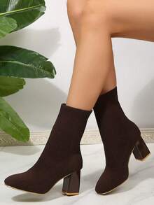 女士针织袜靴，粗跟高跟套脚中筒靴，针织弹力靴设计！时尚靴款，适合秋冬季穿搭和派对场合。 - 巧克力棕 - 查看 4