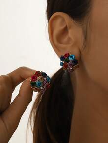 1 pereche de cercei stud cu stras floral delicat, potriviți pentru purtarea zilnică a femeilor