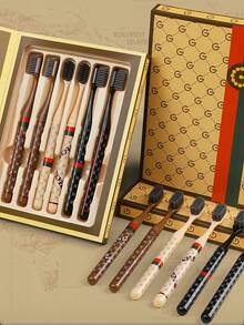 6 فرش أسنان فاخرة، مثالية للهدايا، مجموعة هدايا مكونة من 6 قطع، تجسد الفخامة البسيطة، شعيرات فائقة الليونة، تنظف الأسنان بشكل شامل، تعزز الصحة الفموية، تمنع التسوس، تحمي الأسنان، تبيض الأسنان، تصميم فرشاة أسنان فريد، مقبض ذو لون بلوري مع أنماط فنية، رأس واسع. مناسبة ل-: البالغين، عبوة عائلية، فرش أسنان للأزواج.