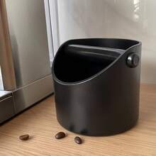 1 pieza Recipiente para residuos de café de 580ml, caja especial para residuos de máquina de café semiautomática, el recipiente se puede desprender, diseño oblicuo, pequeño y ligero, sin posición, alta resistencia a caídas, antideslizante en la base, papelera de escritorio, material ABS, accesorios profesionales de café para oficina y hogar