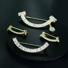 4 pièces Broche élégante et à la mode, polyvalente et mignonne avec diamant antidérapante et visage souriant. Pour femmes et hommes. Convient comme épingle de revers de chemise, d'épingle pour décorer la taille d'une robe. Idéal pour le port quotidien, les voyages, les cadeaux.
